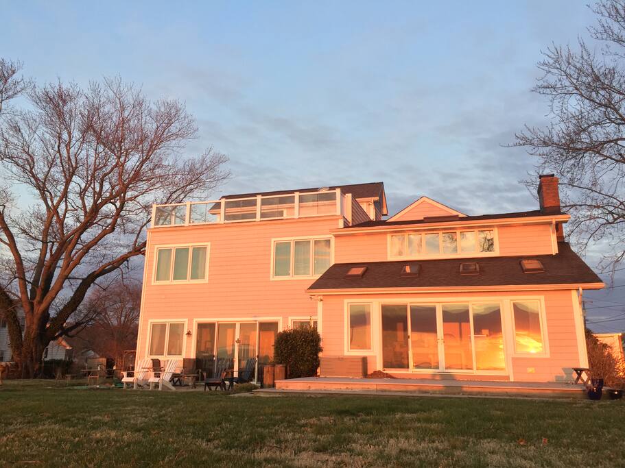 THE DRIFTWOOD LODGE waterfront Houses for Rent in Tracys Landing