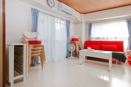 BIG! Near Subway & JR, Easy to Namba Umeda USJ #C5 - Apartment