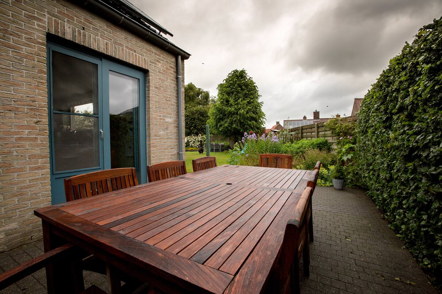 Een kamer in een gezellig huis huizen te huur in zwevezele