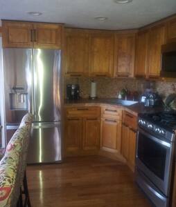Summer SALE!!' ONLY $1500 - Plymouth - Casa