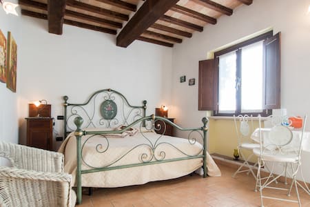 La Casa di Gelsomino stanza privata - Massa Martana - Bed & Breakfast