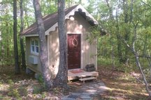 Tiny Chestnut Cottage 3 miles from Liberty University